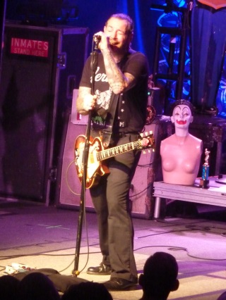 Mike Ness Singing