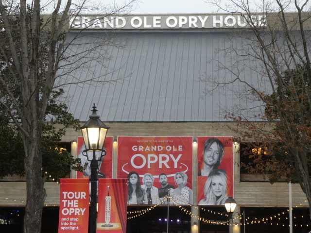Outside view of the Grand Ole Opry House